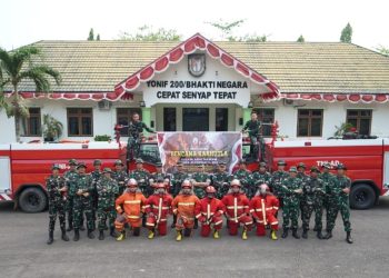 Pasis Seskoad Gelar Penyuluhan dan Simulasi Pemadaman Karhutla di Palembang