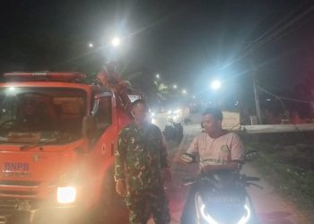 Kebakaran Lahan Kembali Terjadi di Kertapati, Babinsa dan Tim Gabungan Gerak Cepat Padamkan Api