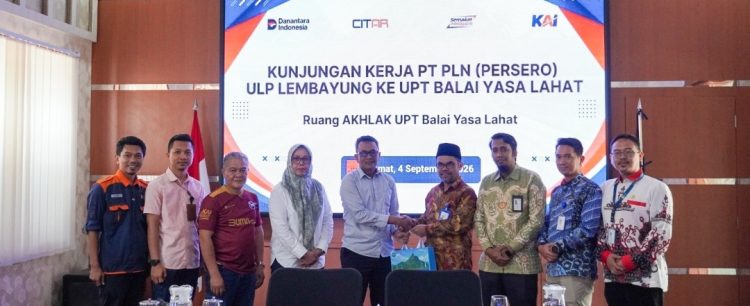 Hari Pelanggan Nasional, PLN UP3 Lahat Sambangi PT KAI (Persero) Balai Yasa dan RS Bunda As Salam