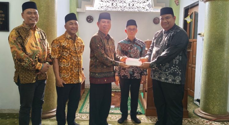Perkuat Moral Kontingen, Kakanwil Kemenag Sumsel Salurkan Bantuan Dana untuk Kafilah MTQ Nasional di Semarang