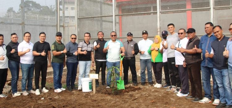 Jajaran Pemasyarakatan Sumatera Selatan Laksanakan Penanaman Pohon di Lapas Pagar Alam