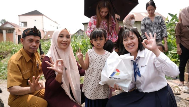 Dukung Tumbuh Kembang Anak Desa Sungai Rebo, Kilang Plaju Kembali Salurkan Paket PMT Untuk Anak-Anak di Posyandu Asparagus