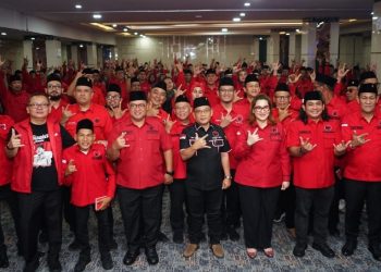 Lantik 18 PAC PDI Perjuangan Palembang, Ayu Nur Suri: Jangan Hanya Jadi Struktur, Harus Bergerak Bersama Rakyat