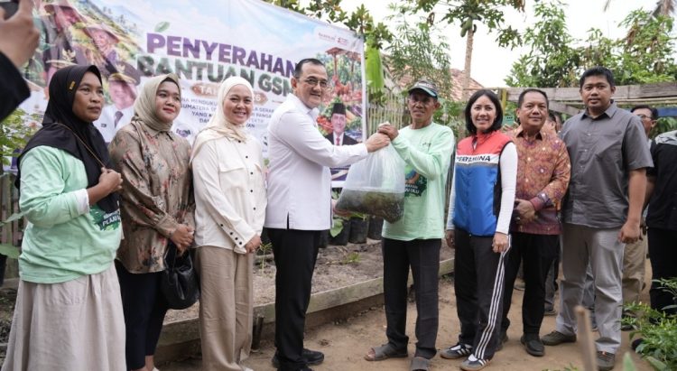 Sinergi Bersama Pemprov Sumsel, Kilang Plaju Salurkan Dukungan 10 Ribu Bibit Ikan Patin di Kecamatan Plaju Untuk Dukung Gerakan Sumsel Mandiri Pangan