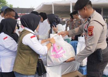 Bhayangkari Sumsel Hadirkan 4.000 Paket Sembako dan Layanan Kesehatan bagi Warga Palembang