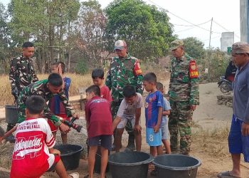 Kodim 0401/Muba Salurkan Air Bersih, Bantu Warga Hadapi Kekeringan