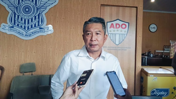 Asrul Indrawan: Bantuan Beras Pemprov Sumsel Ringankan Beban Driver Ojol di Tengah Dampak Karhutla