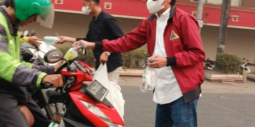 Bagikan Seribu Bingkisan Vitamin, Madu, Air Mineral, dan Masker FOKAL IMM Bergerak Bersama Peduli Kabut Asap