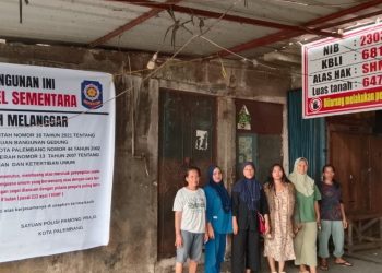 Air Mata Pedagang UMKM 2 Ulu Tumpah Karena Lapak Disegel, Pedagang : Kami Berjualan Untuk Makan dan Biaya Sekolah Anak Anak